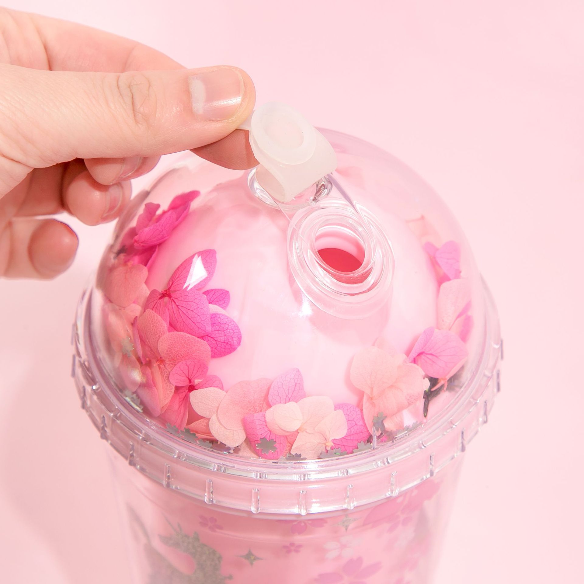 Creative cartoon straw cup, new plastic style, popular crushed ice cup, student creative and trendy cup gift customization and wholesale Application Scenario