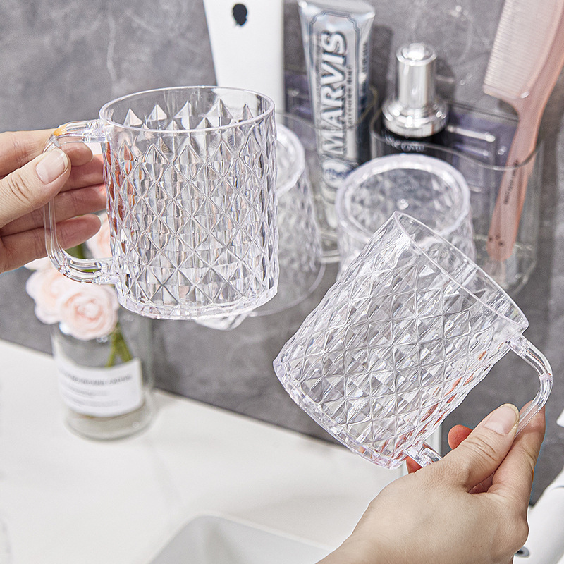 Original manufacturer's light luxury toothbrush holder, mouthwash cup, non-drilling storage rack, tooth cup, toothbrush holder, tooth brushing cup, bathroom Application Scenario