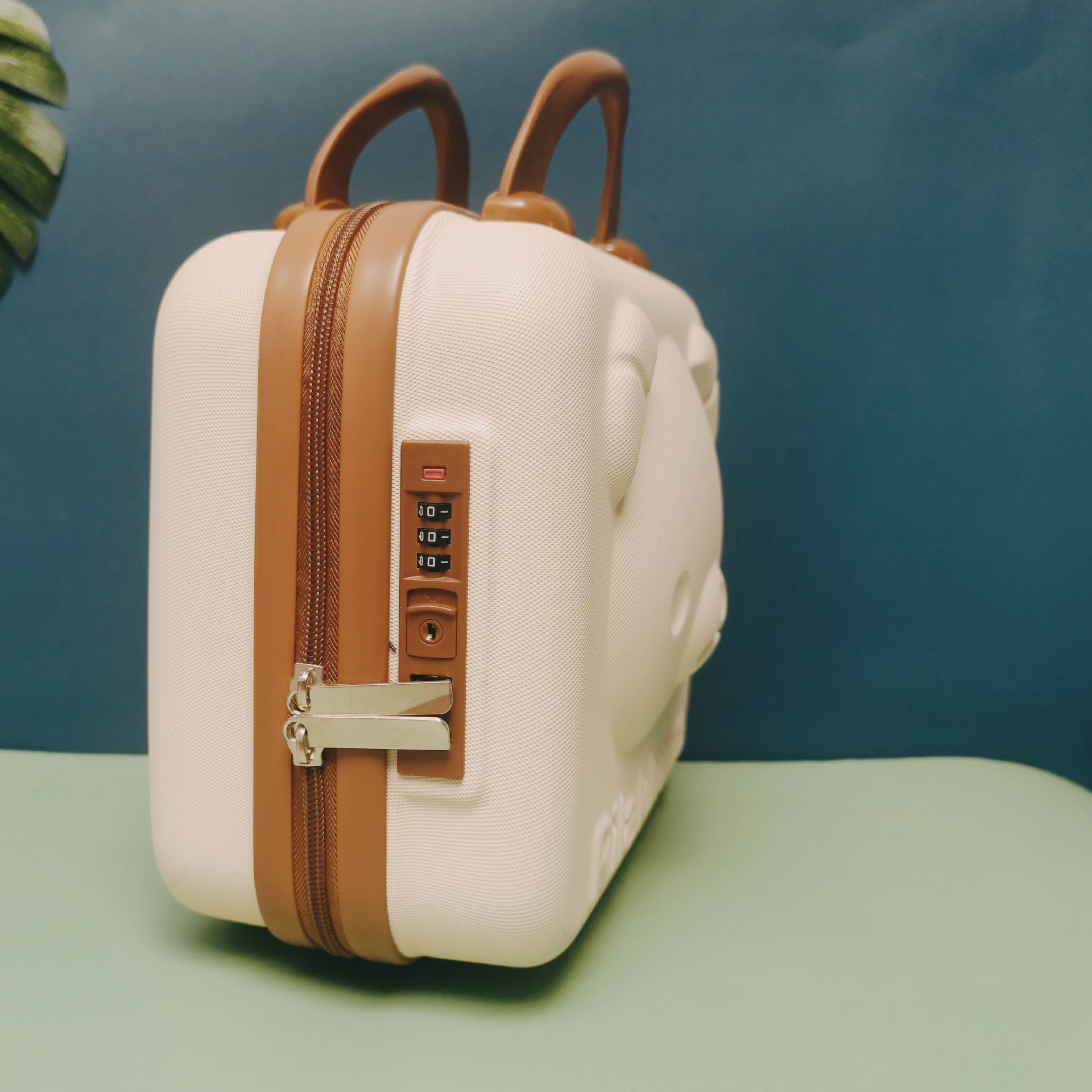 12化妆箱1产品图