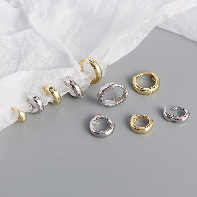Yhe0350 Smooth Round S925 Sterling Silver Earrings Europe And The United States Simple Studs Stacked With Temperament 100 Buckle Female 5167 Application Scenario