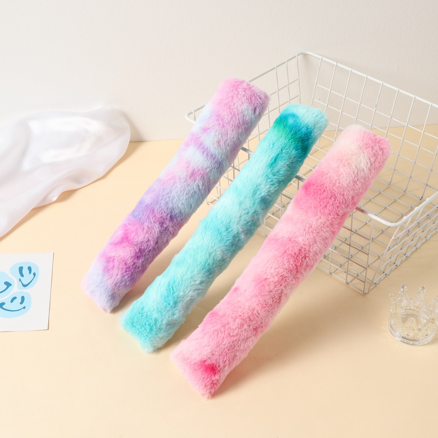 Amazon's best-selling short plush strip throw pillow with cat grass bag, cat gnawing self-entertainment toy, catnip toy manufacturer