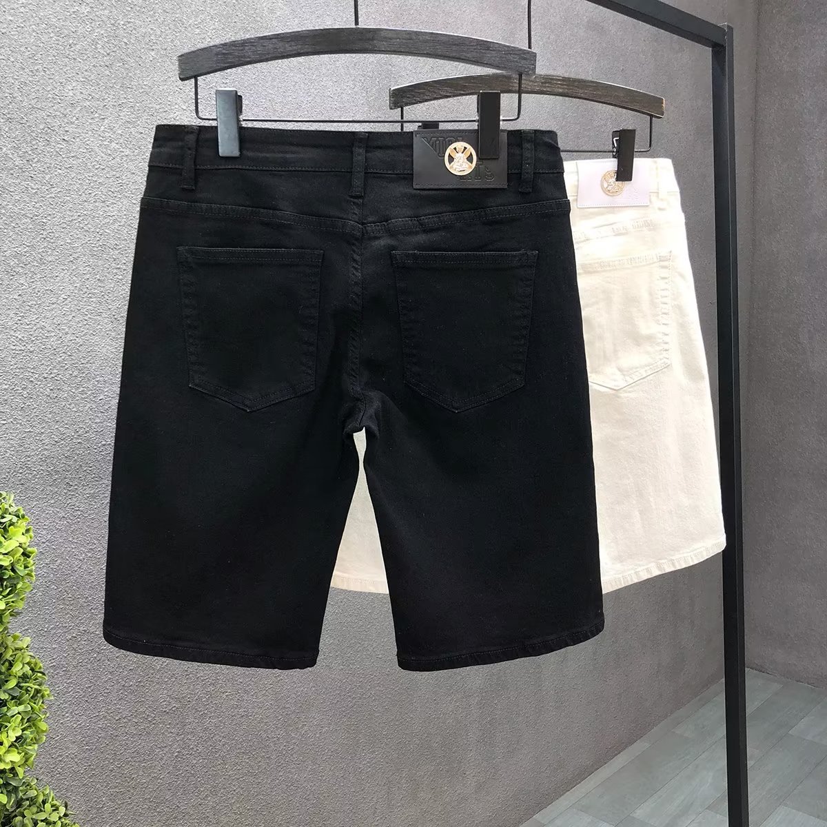 Super cool youth denim shorts for men's summer thinness 2024 new summer men's white five-inch jeans details Picture