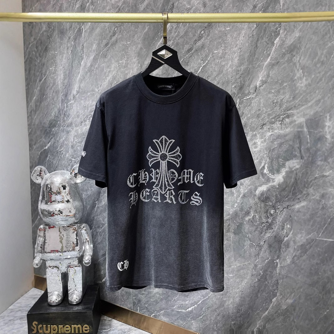 克罗伈Chrome Heart 经典重工梵文十字架烫钻渐变洗水短袖男女T恤