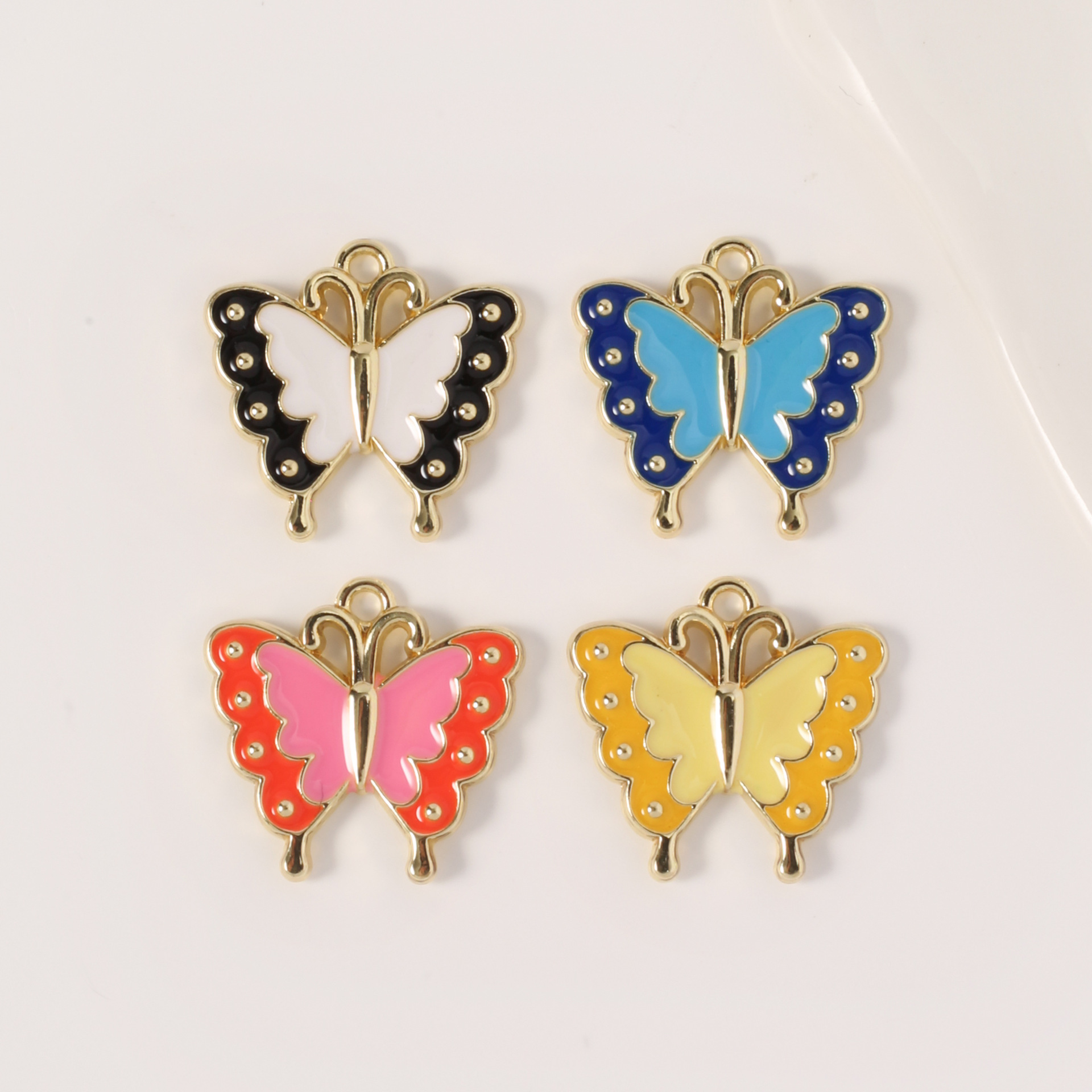 New color oil-dripping alloy double-sided butterfly jewelry accessories, DIY clothing pendant accessories, butterfly factory direct sales Application Scenario