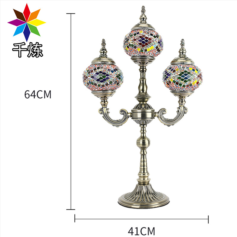 Qianlian European-style retro table lamp for living room, dining room, coffee shop and homestay decoration, Turkish handcrafted glass table lamp Application Scenario