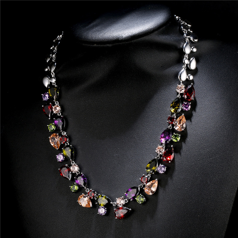 Kashi Europe and America's best-selling women's seven-color zircon necklace, Mona Lisa necklace, export accessories wholesale Application Scenario