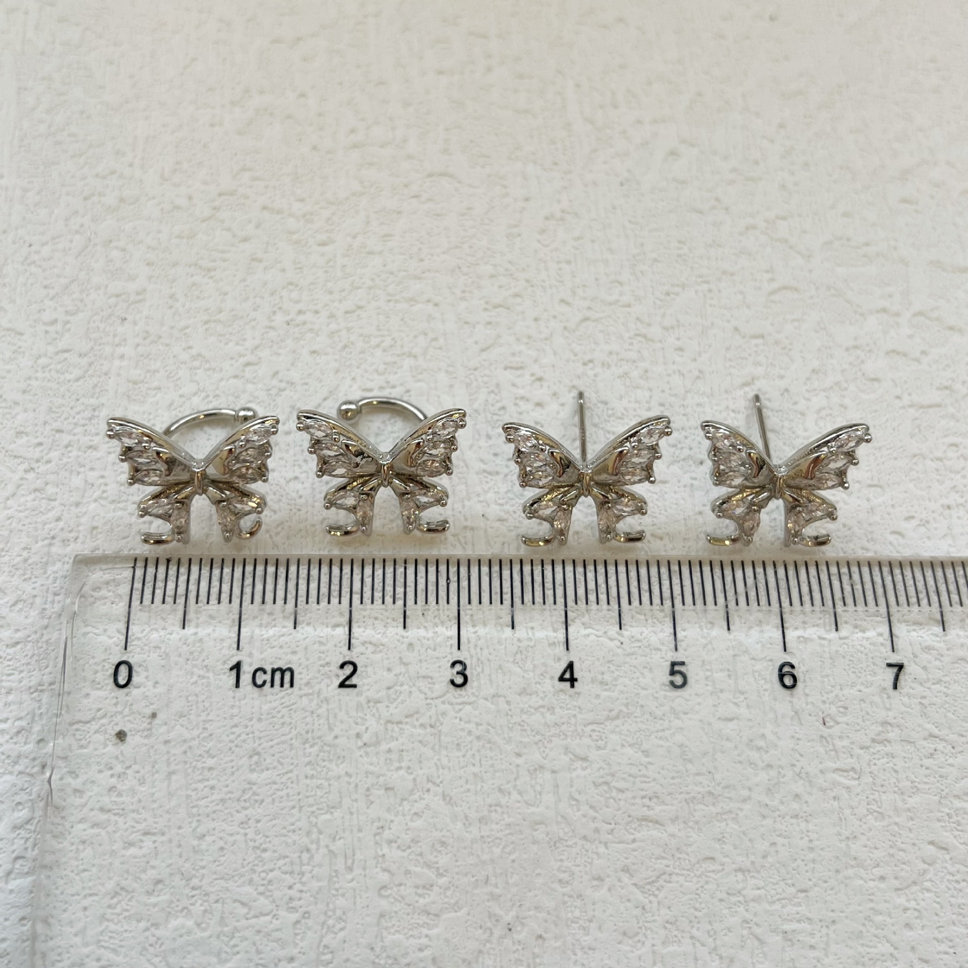 镂空蝴蝶锆石耳环女微镶高级感简约耳钉2024新款爆款网红百搭耳饰详情1