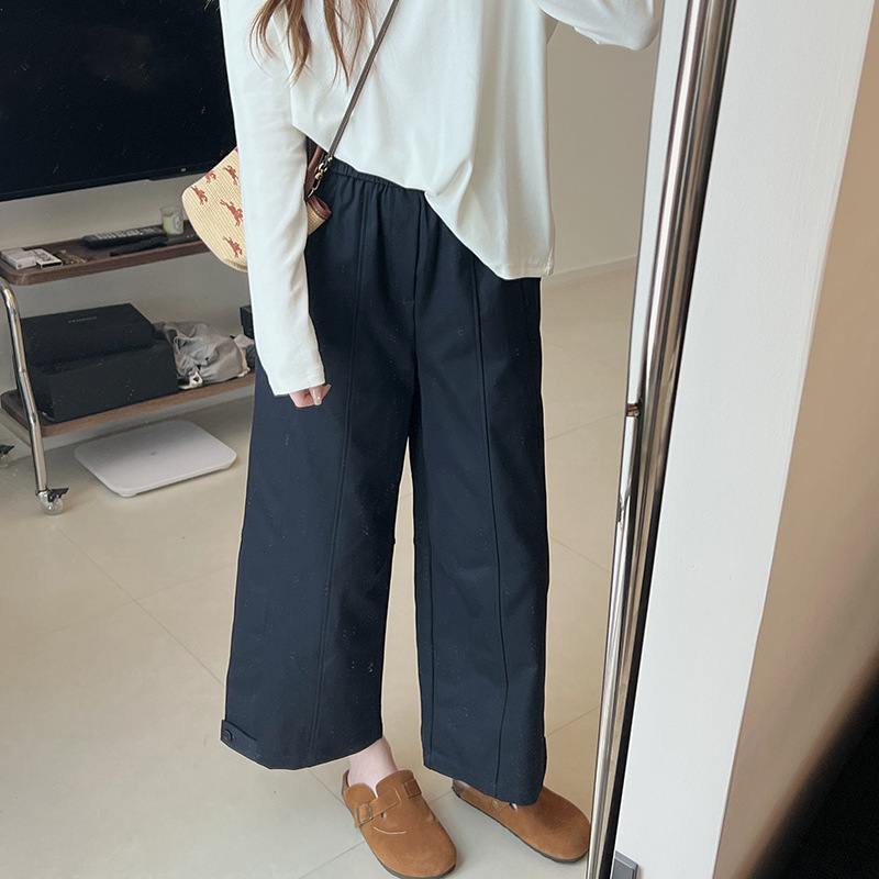 Early autumn vertical line design niche casual pants for women, soft and comfortable, mountain-style high-waisted, versatile wide-leg nine-inch pants for women Application Scenario