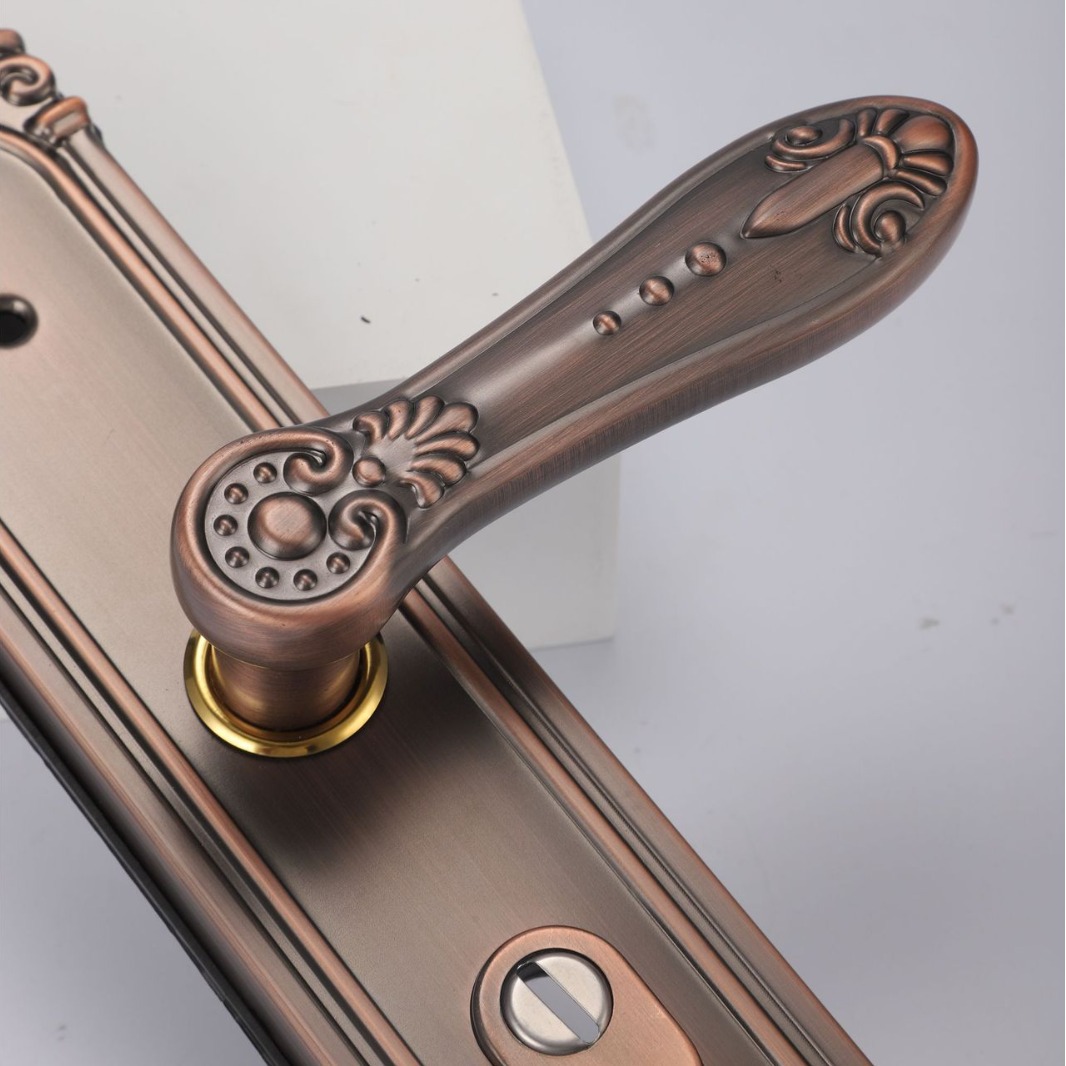 Luxurious red bronze vintage door lock, anti-theft door, universal house door lock, European anti-theft door handle details Picture