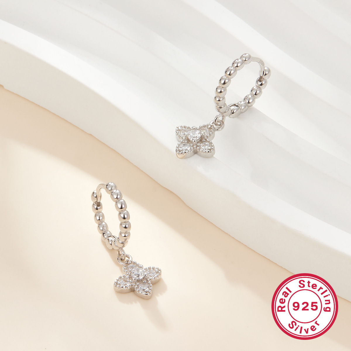 Jingxu S925 sterling silver micro-inlaid zircon four-leaf clover earring, a delicate and versatile earring accessory for women, is a niche piece details Picture
