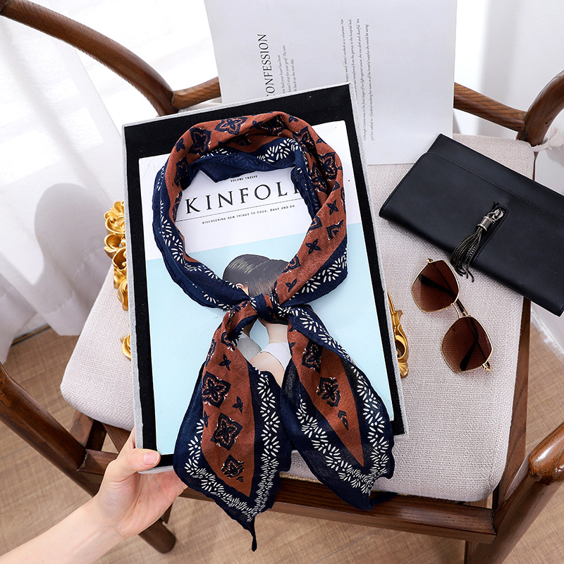 Spring And Summer Thin Small Silk Scarf Printed Pointy Scarf Art Small Fresh Decorative Small Scarf Foreign Air Age Hair Band Woman details Picture