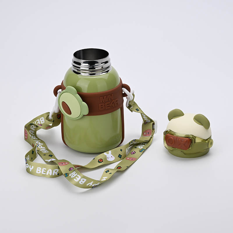 Children's Fashion Thermos Cup With Straw Fashion Water Cup Portable Bounce High Appearance Level Men's And Women's Water Cup Bear Head Cup Application Scenario