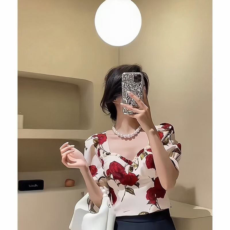 A French retro Hepburn square neck collarbone design with a Hong Kong style, short, high-waisted, puffed sleeve floral top for women details Picture