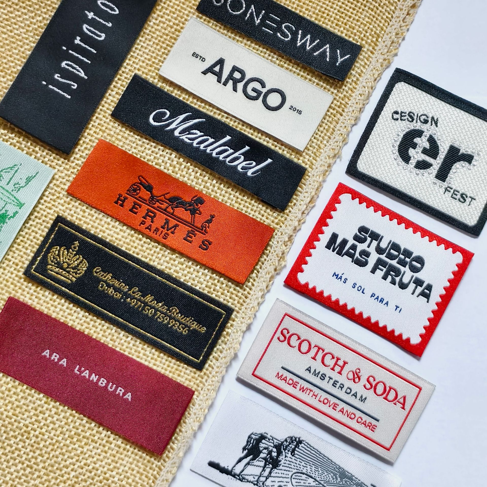 Factory direct sales of clothing, high-density trademarks, washed labels, woven labels, shipping marks, folded fabric labels, free design, label customization