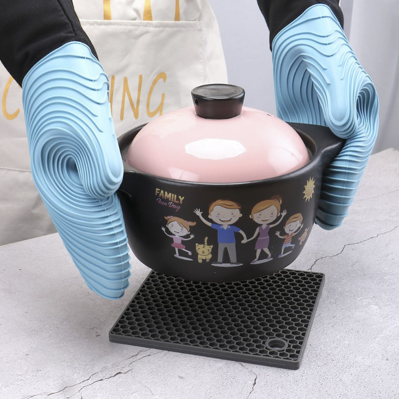 Amazon Spot BBQ Baking oven boiler Silicone plus cotton gloves High temperature resistant BBQ insulated silicone gloves details Picture