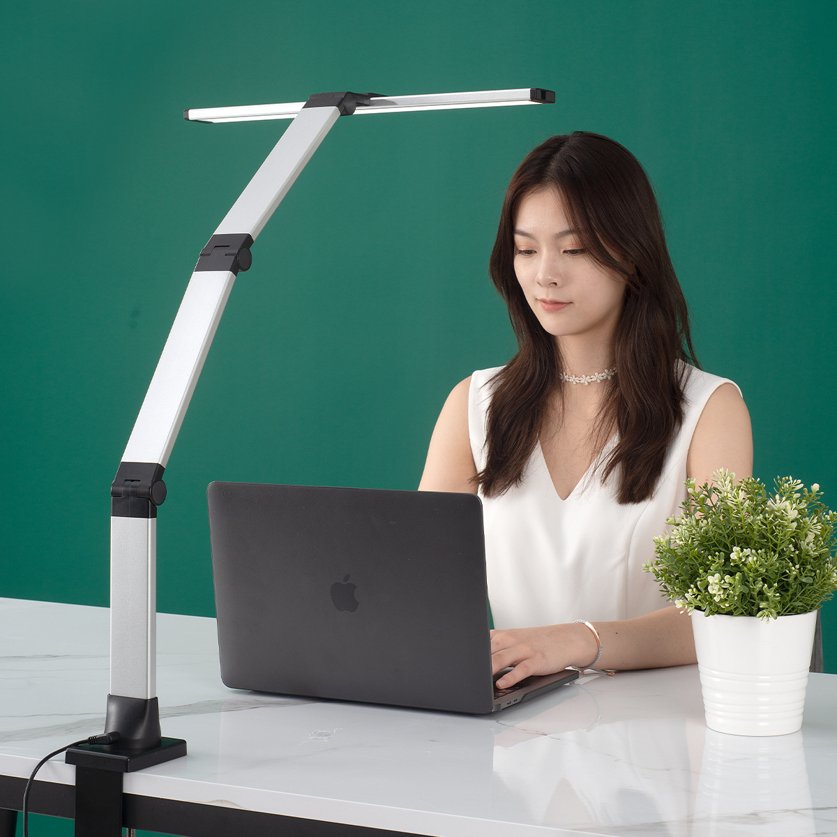 The original factory directly supplied LED eye protection work screen lamp clip type European and American cross-border desktop support remote control Specification drawing