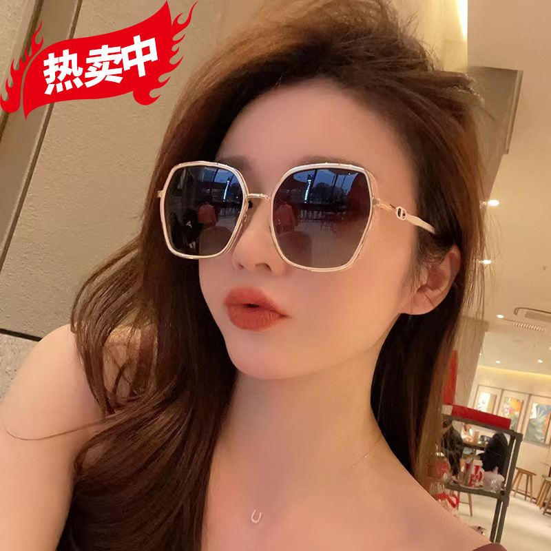 新款网红大框墨镜女潮防光太阳镜防晒防紫外线高级感大脸显瘦时尚