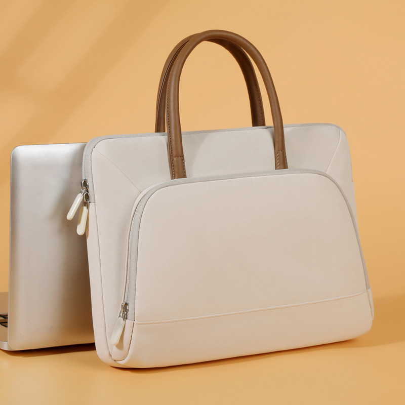 Cross-border fashionable and simple laptop bags, student conference gifts, laptop bags can be customized with logo printing Application Scenario