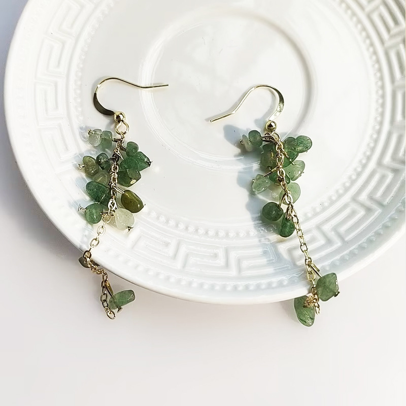 Retro Style Olive Green Gravel Long Tassel Ear Clip Mosquito Coils Without Ear Holes Earrings Gold Earrings Application Scenario