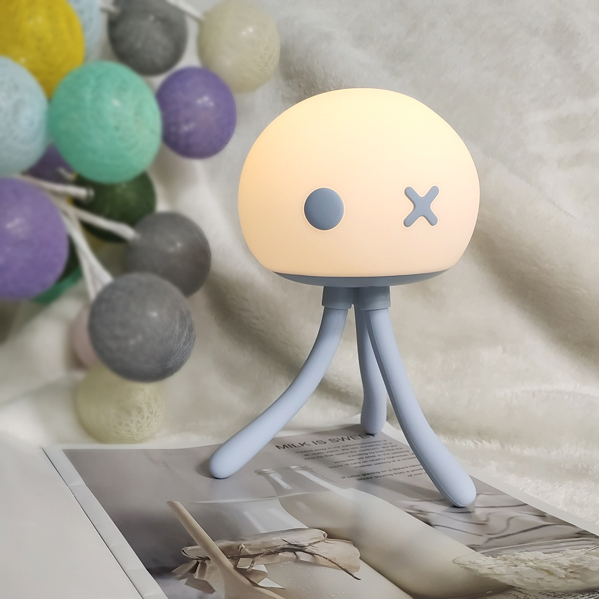 Jellyfish Creative Lamp, cute mini baby bedroom sleep feeding eye-protecting desk lamp, transformable patting silicone night light details Picture