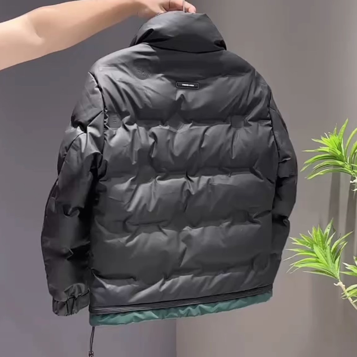 Down jacket, stand-up collar men's winter new style 2024, trendy thickened color-blocked warm casual short cool jacket for men details Picture