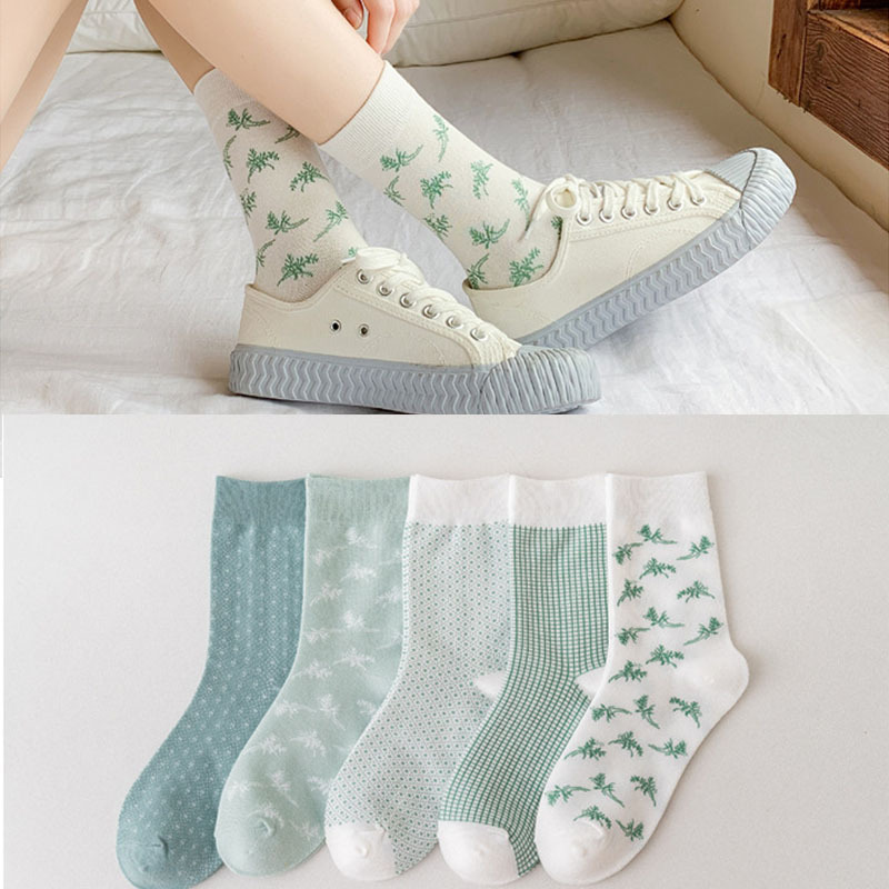 Women's autumn and winter forest-themed green mid-calf socks, white trendy Japanese high-top socks, cotton socks, and checkered long socks