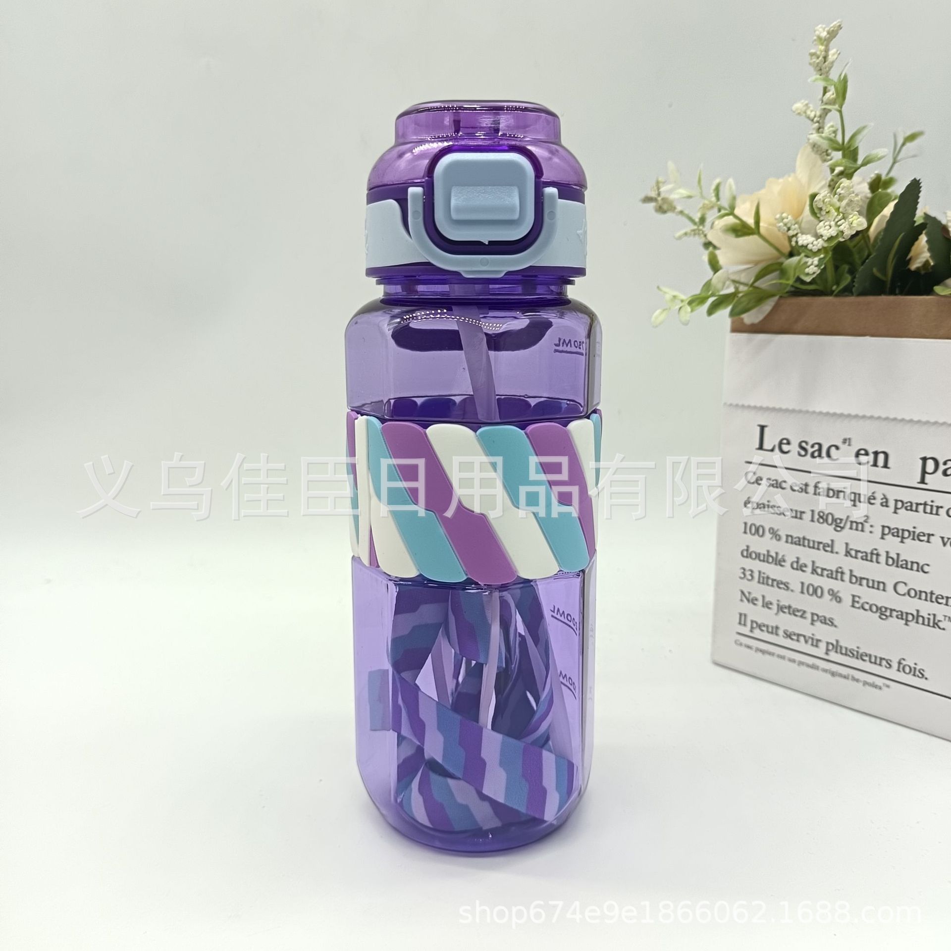 Amazon's new summer space cup, octagonal bouncing lid straw cup, plastic student outdoor sports anti-drop water cup Application Scenario