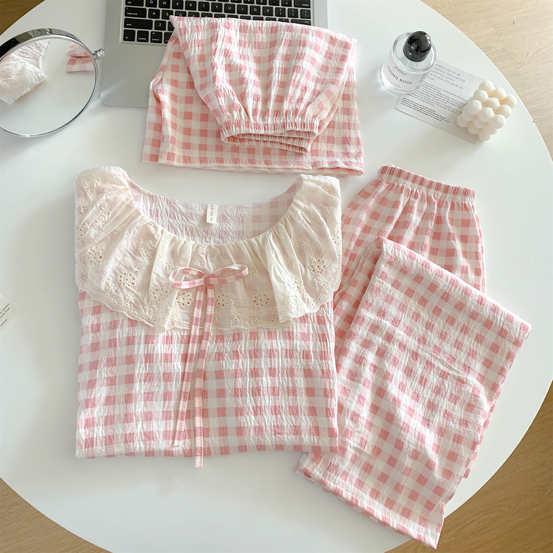 Round-neck large lapel lace cloud cotton pajamas for women, spring and autumn short sleeves, shorts and long pants, sweet home wear three-piece set Application Scenario