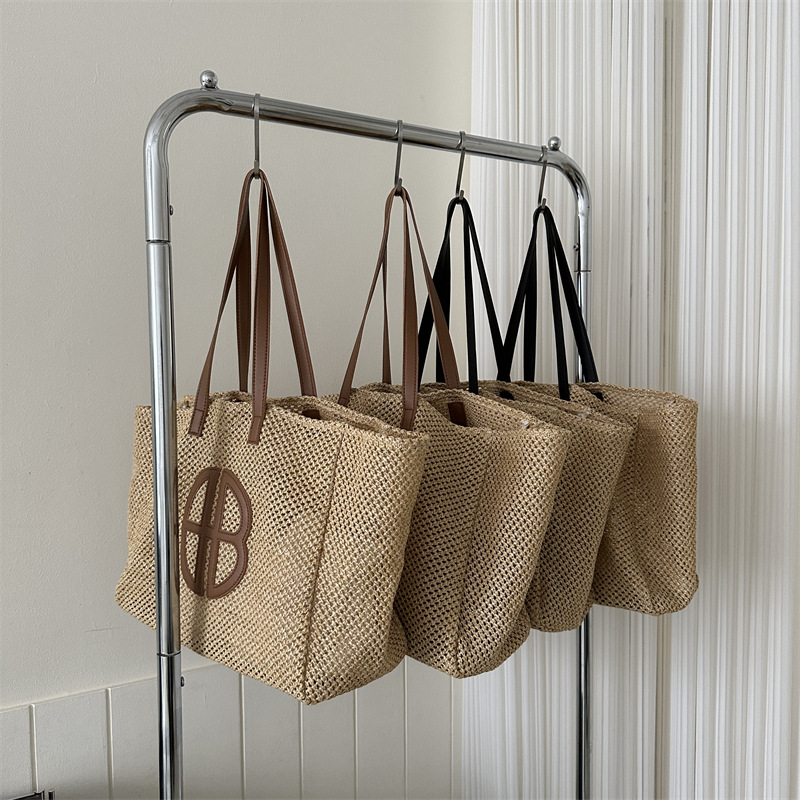 2023 new fresh and light woven bag, color-blocking straw woven fashion, ins style trendy women's bag, single-shoulder bag and handbag