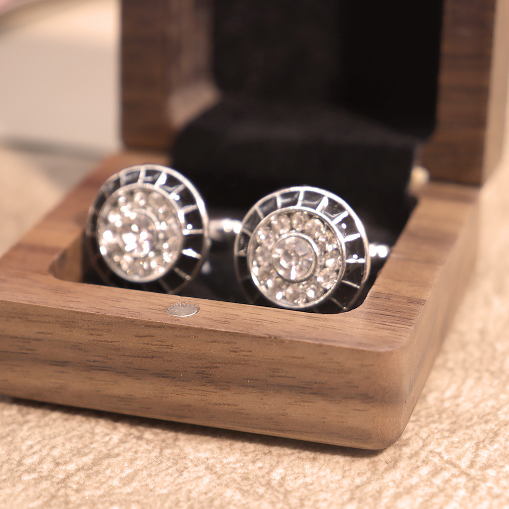 Square beveled North American black walnut cufflinks wooden box, solid wood cufflinks, French cufflinks packaging box, men's flip lid gift box Application Scenario