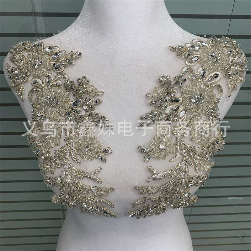 A pair of heavy-duty beaded and diamond-patterned flowers, luxurious beaded embroidery, a pair of flower collars, corsages, diy accessories, decals, and light luxury clothing flowers Specification image