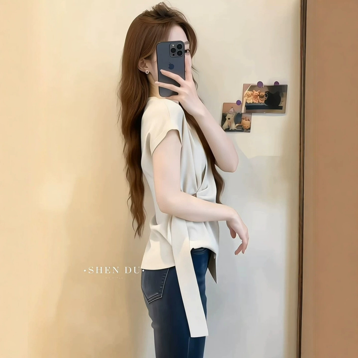 French-style V-neck short-sleeved T-shirt for women 2026 summer, a slimming and waist-cinching irregular short-sleeved top A11832 for chubby girls Application Scenario
