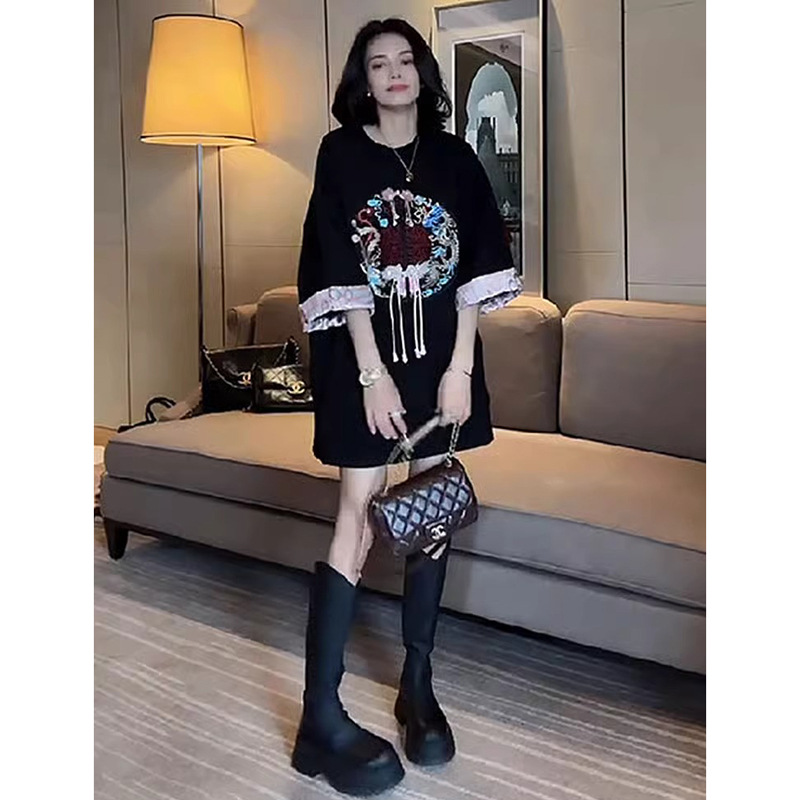 New Chinese-style loose round-neck embroidered T-shirt for women in Europe, a versatile mid-length top HX7256 pic 5