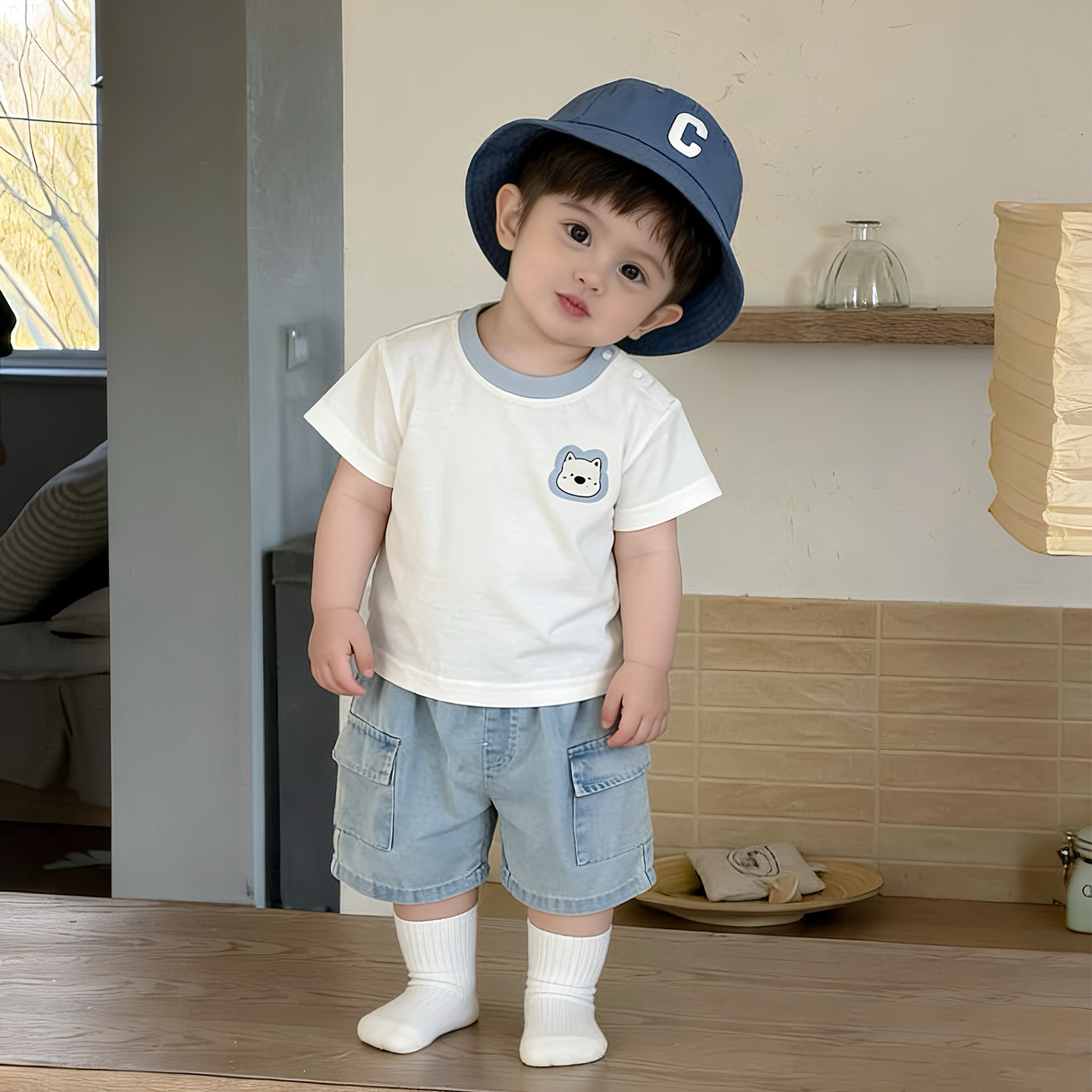 Summer new cartoon bear contrasting color collar short-sleeved boy baby casual and versatile thin jeans children's clothing details Picture
