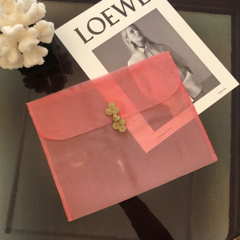 Spot Manufacturers Cloud Three Yarn Scarf Scarf Pan Buckle Yarn Bag Cheongsam Storage Bag Dust-Proof Organza Envelope Bag Application Scenario