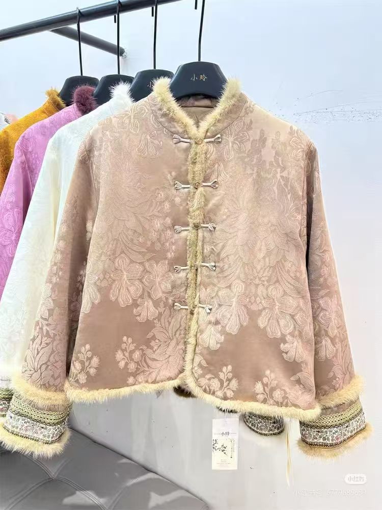 人丝羊毛雪尼尔提花丝绒面料2025新款提花丝绒外套服装布料抱枕详情2