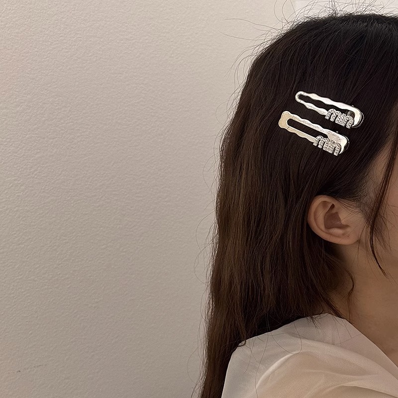 2023 new high-end miumiu hair clips, side small clips, bangs clips, straight clips, small clipper clips for broken hair details Picture