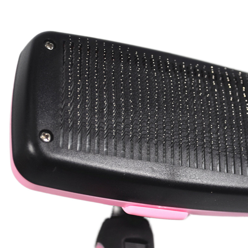 Wholesale pet combs, cat and dog knotting needle combs, automatic hair removal combs, dog self-cleaning combs, pet cleaning supplies Application Scenario