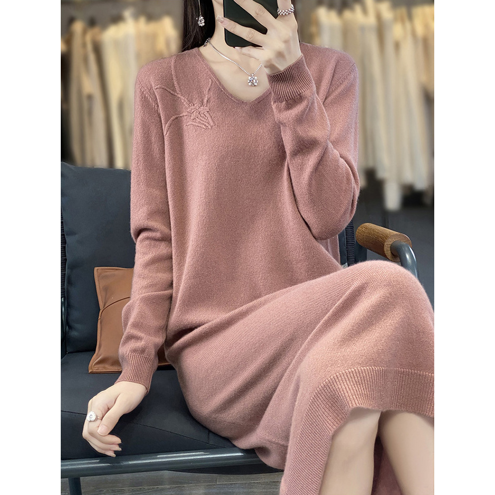 Vestido bordado cuello en V otoño invierno nuevo temperamento elegante largo color sólido holgado tamaño grande legging cross border jersey falda details Picture