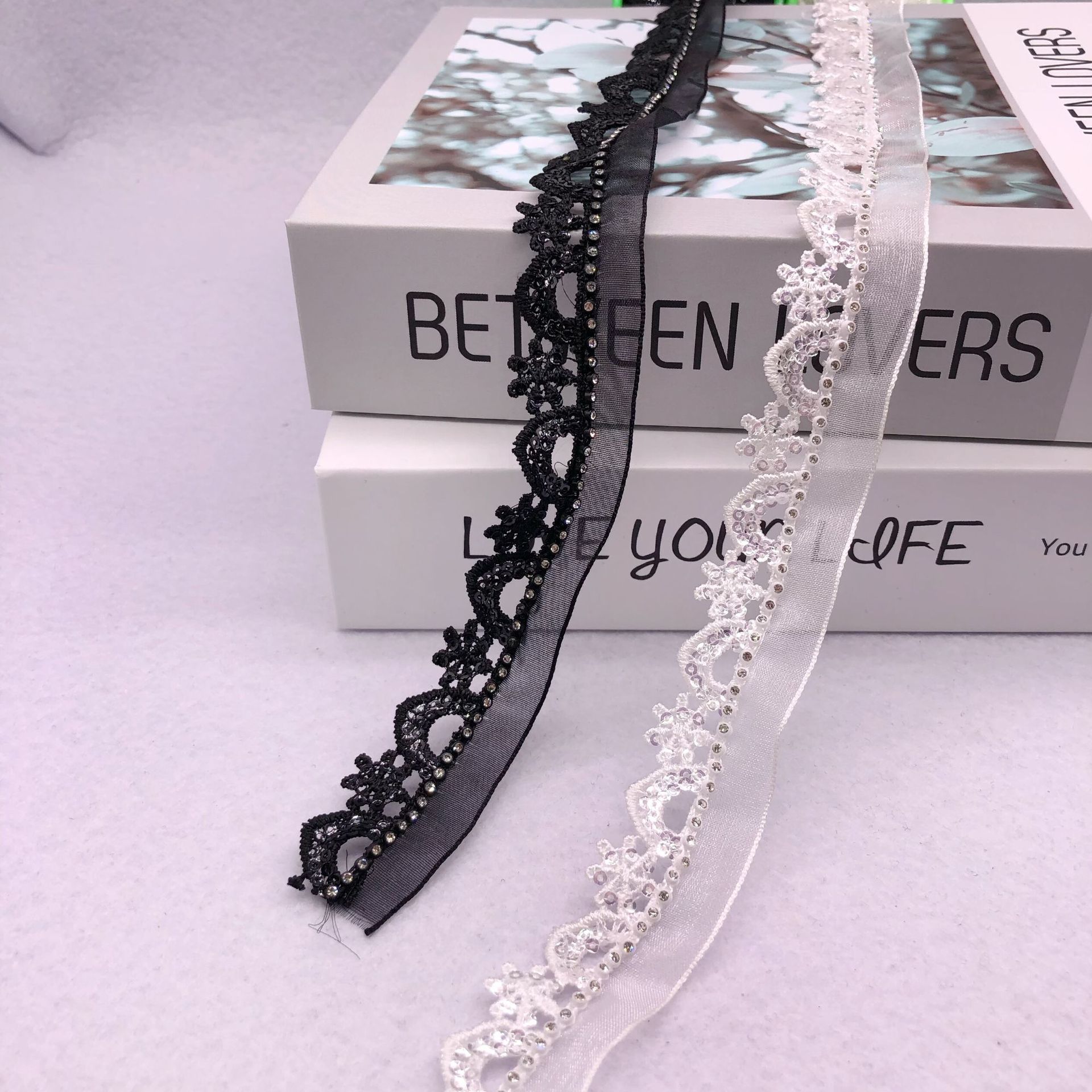 Black And White Off-The-Rack Garment Accessories Sweet Everything Neckline Hand-Sewn Rhinestone Yarn With Sequin Ribbon Lace Specification drawing