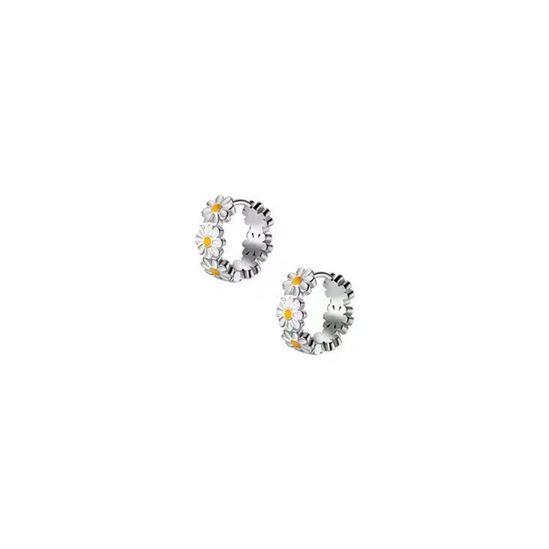 Cross-Border Hot Instagram Small Daisy Ear Buckle Female White Drop Glue Flower Earrings Simple Temperament Daisy Earrings Item Picture