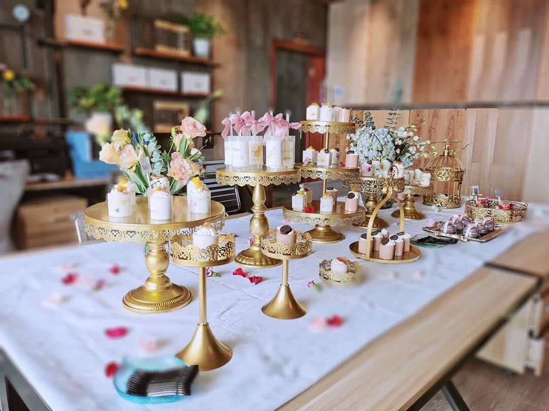 Dessert Table Decoration Cold Table Tea Break Table Tray Display Stand Tea Heart Stand Cake Stand Tray Metal Dry Fruit Tray details Picture