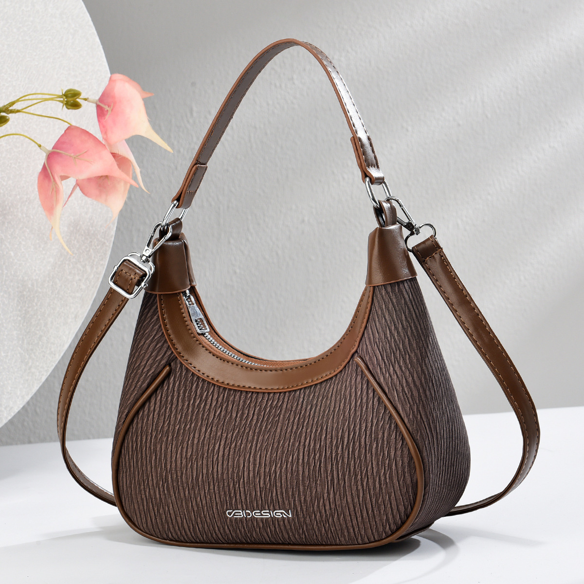 Cross border un hombro exquisito versión coreana tendencia 100 manos llevar mujeres bolsas temperamento simple nuevo estilo salir de moda bolsas details Picture