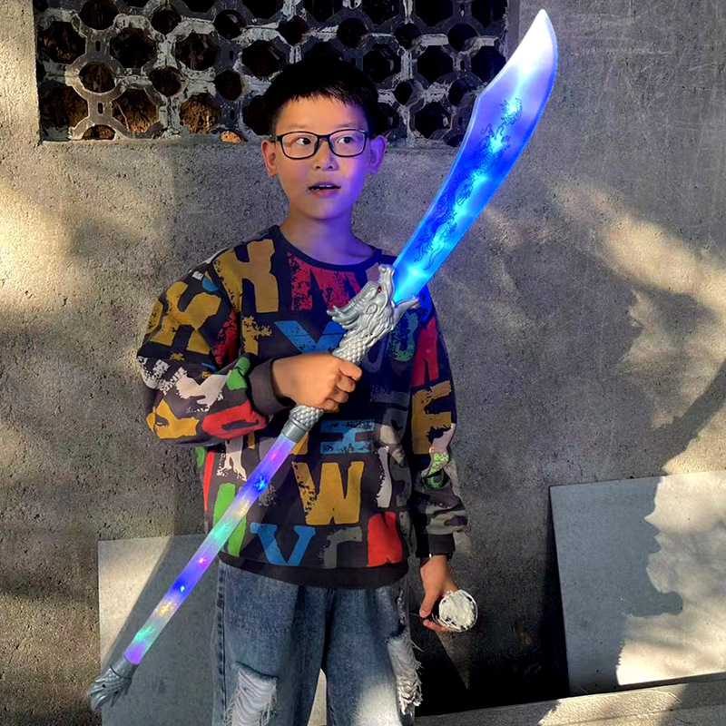 发光刀剑感应加长关公刀屠龙大刀拆装两用二合一闪光音乐剑男玩具