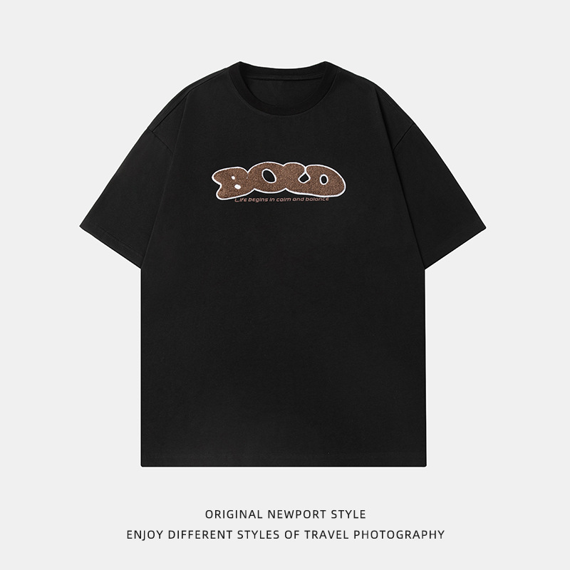 A new summer retro American half-sleeved loose T-shirt with color contrast embroidery, made of pure cotton Item Picture