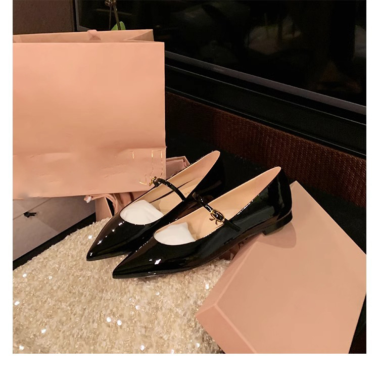 女式休闲单鞋实物图