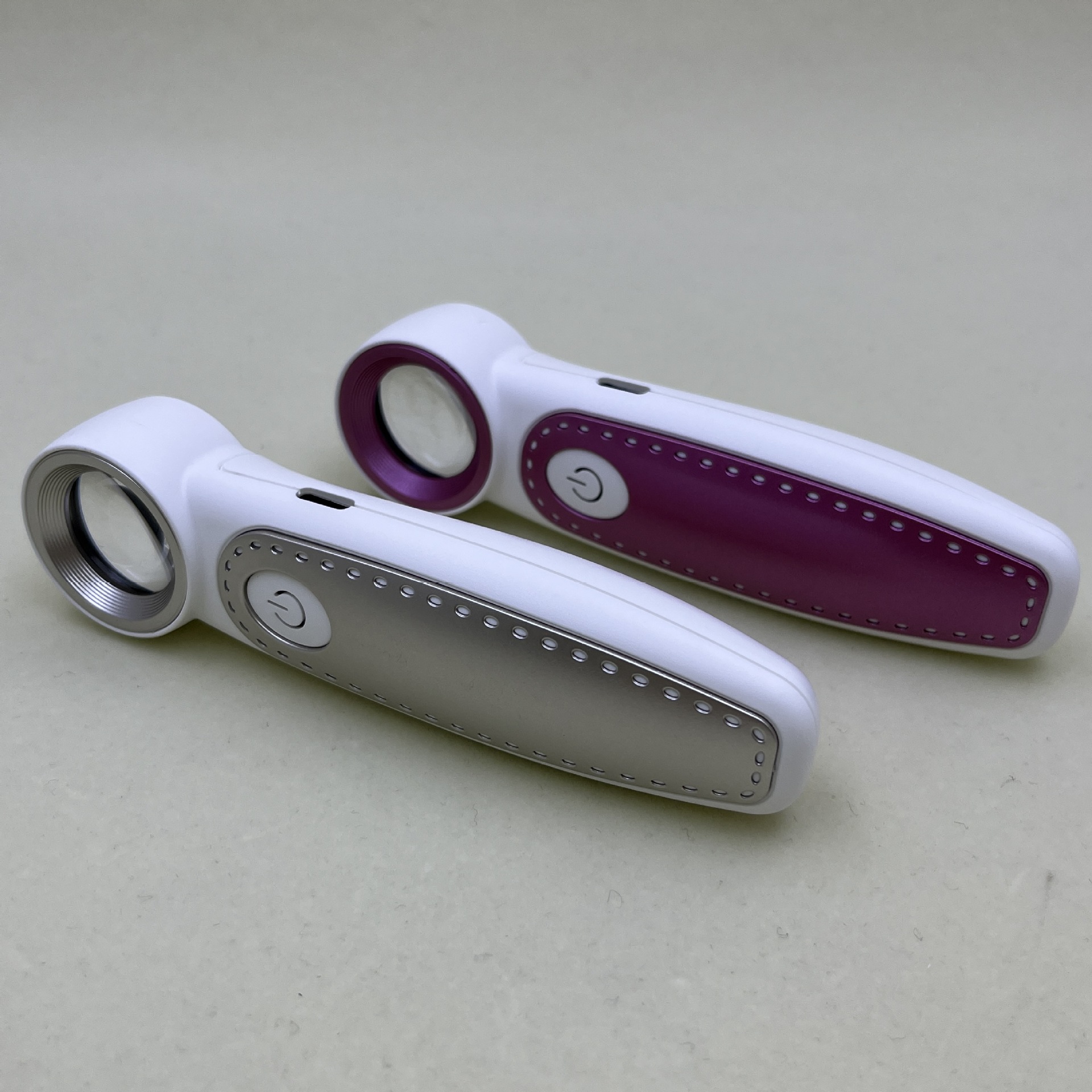 新款亚马逊爆款手持高清充电放大镜带LED灯UV灯老花镜阅读放大镜