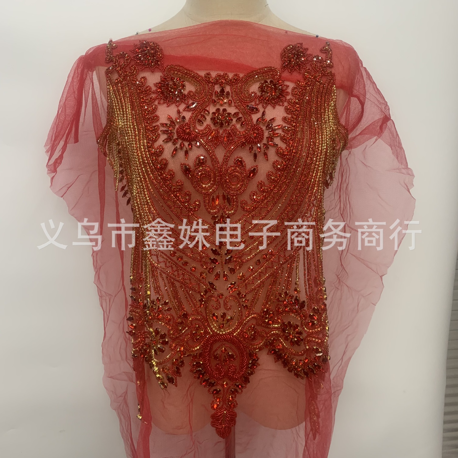 The 2022 new style of hand-stitched wedding gowns and evening gowns with sequin applique