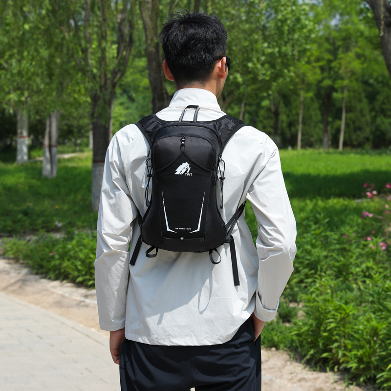 Cross-border new products: cycling sports water bag, lightweight and breathable hiking backpack, men's and women's outdoor lightweight mountaineering bag details Picture