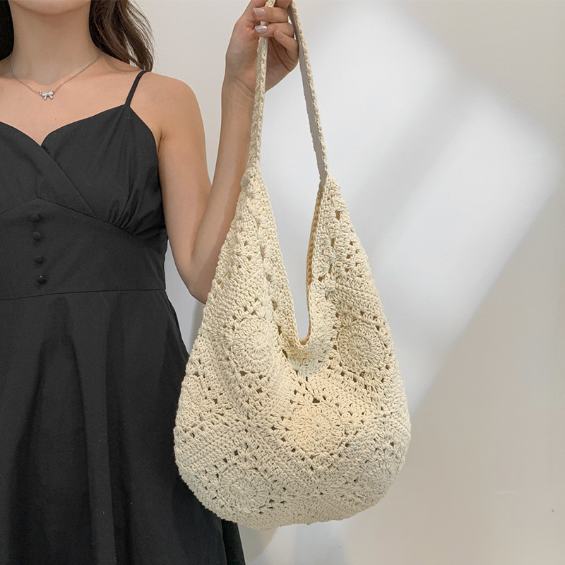 Handmade crochet cotton thread grandmother pattern hollowed-out flower woven women's bag, Laizhou straw weaving factory vacation beach single-shoulder bag details Picture